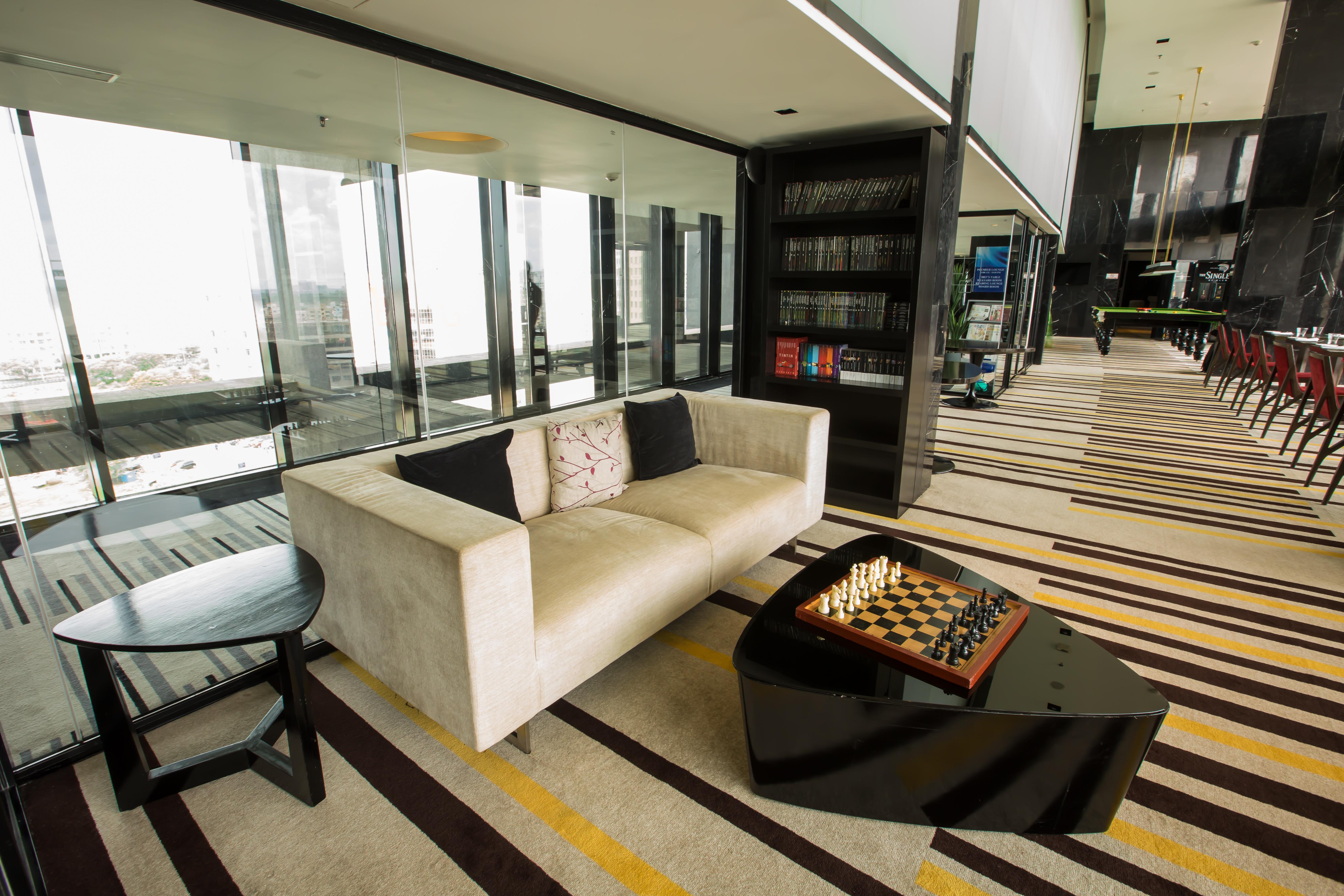 Novotel Kolkata Hotel&Residences Exteriér fotografie The Club lounge at KLIA