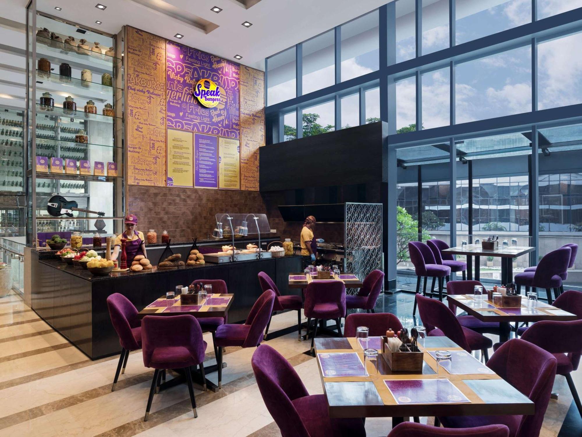 Novotel Kolkata Hotel&Residences Exteriér fotografie The interior of the restaurant