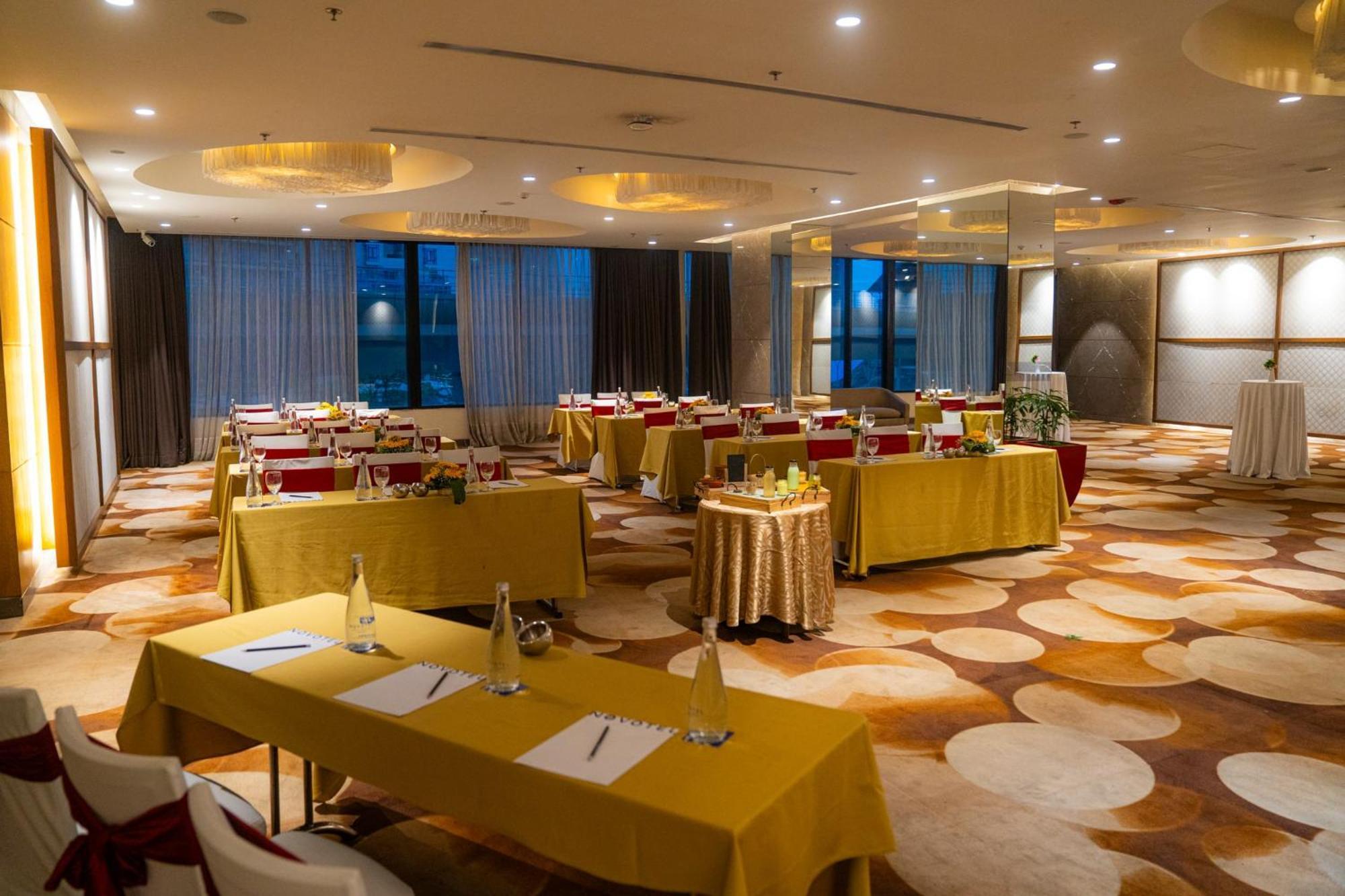 Novotel Kolkata Hotel&Residences Exteriér fotografie Meeting room